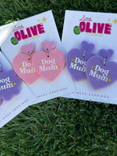 Load image into Gallery viewer, Dog mum Earrings
