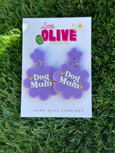 Load image into Gallery viewer, Dog mum Earrings
